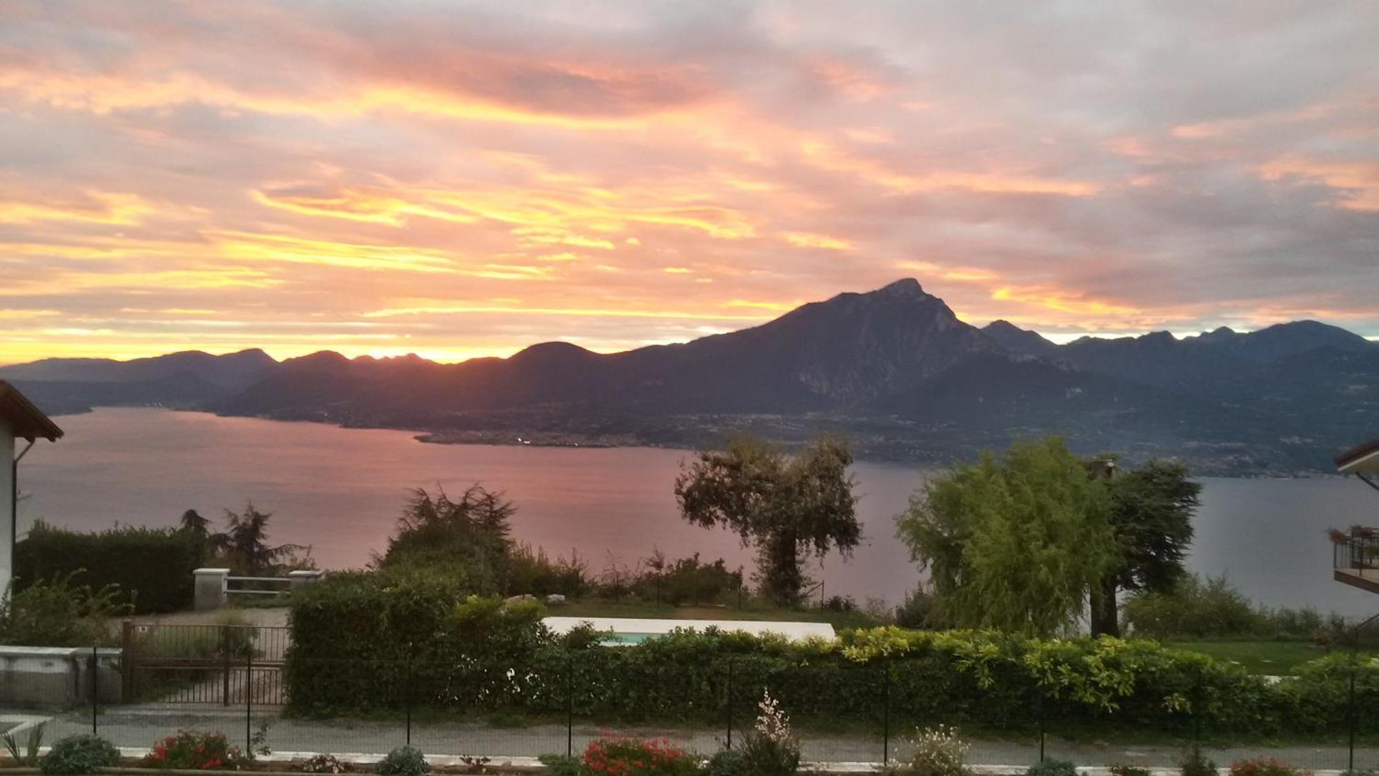 Nette Einzimmerwohnung In Le Camille Mit Grossem Garten San Zeno di Montagna Esterno foto
