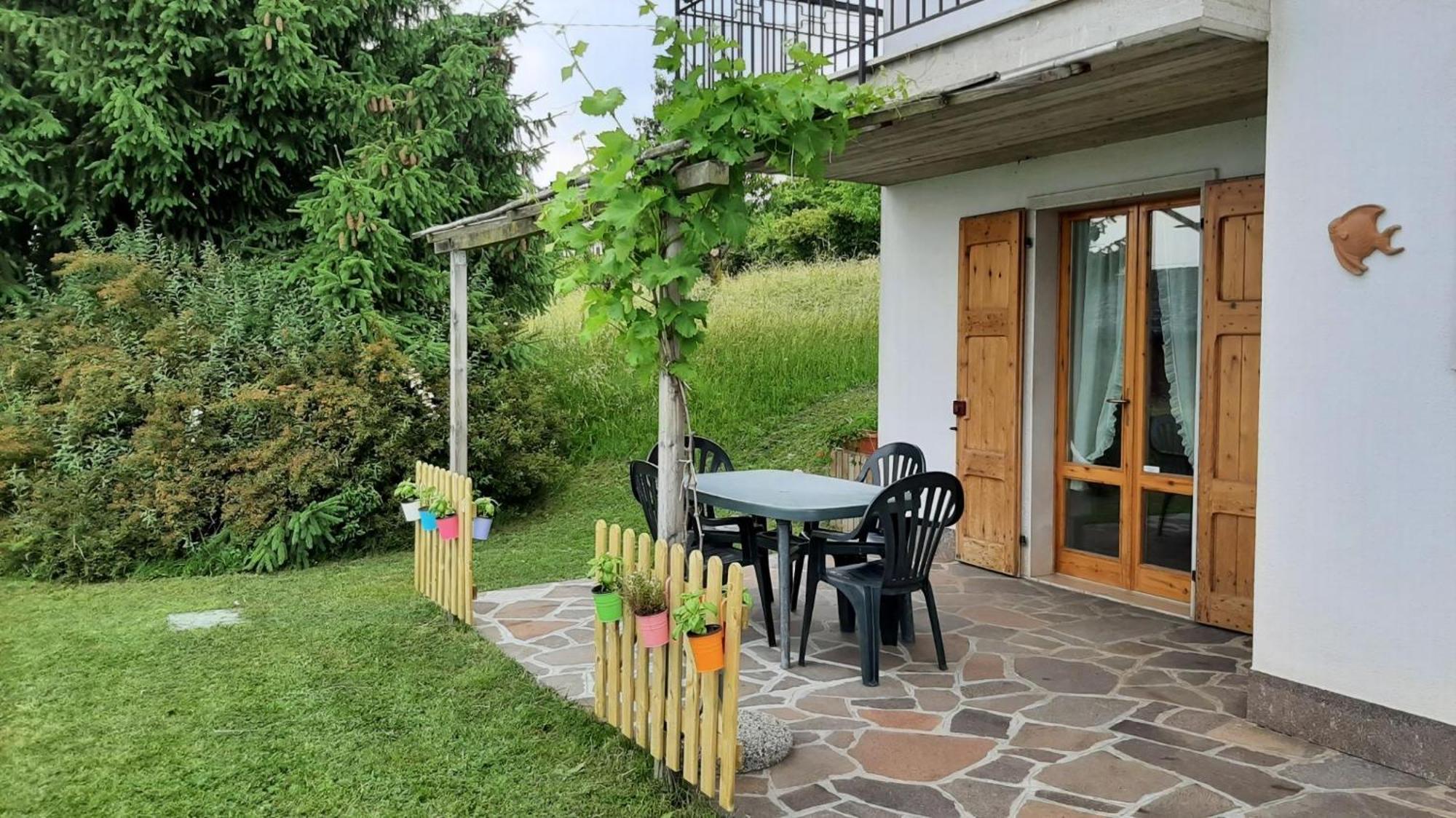 Nette Einzimmerwohnung In Le Camille Mit Grossem Garten San Zeno di Montagna Esterno foto